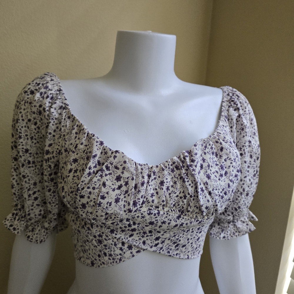 Floral Puff Sleeve Crop Top